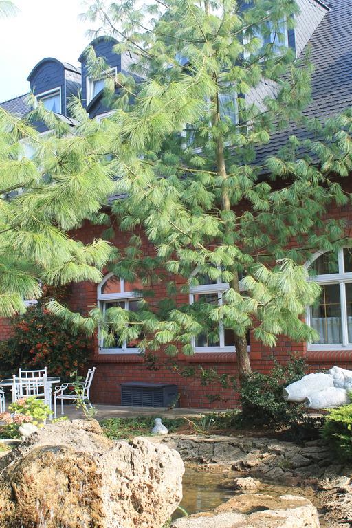 Hotel Und Restaurant Waldschloesschen Crivitz Εξωτερικό φωτογραφία