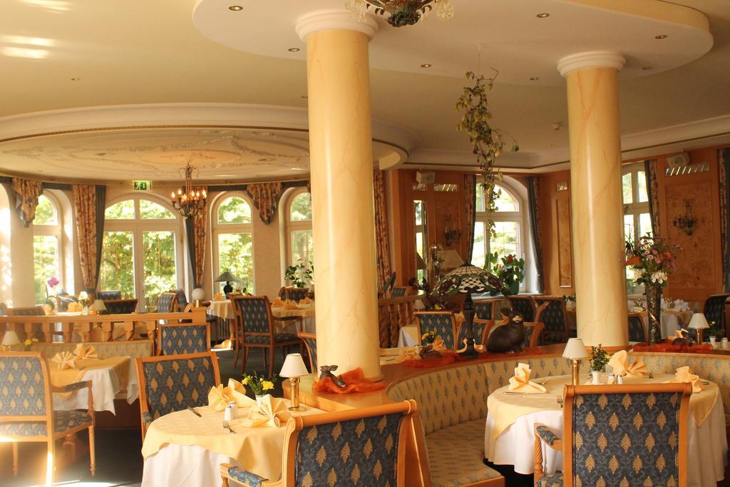 Hotel Und Restaurant Waldschloesschen Crivitz Εξωτερικό φωτογραφία