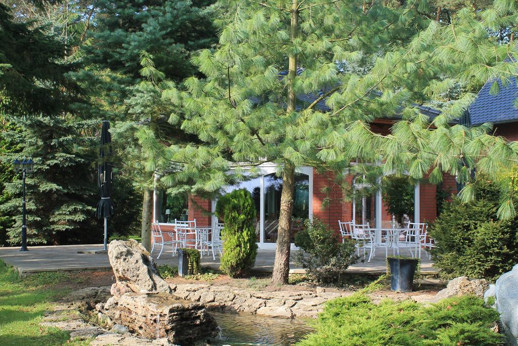 Hotel Und Restaurant Waldschloesschen Crivitz Εξωτερικό φωτογραφία