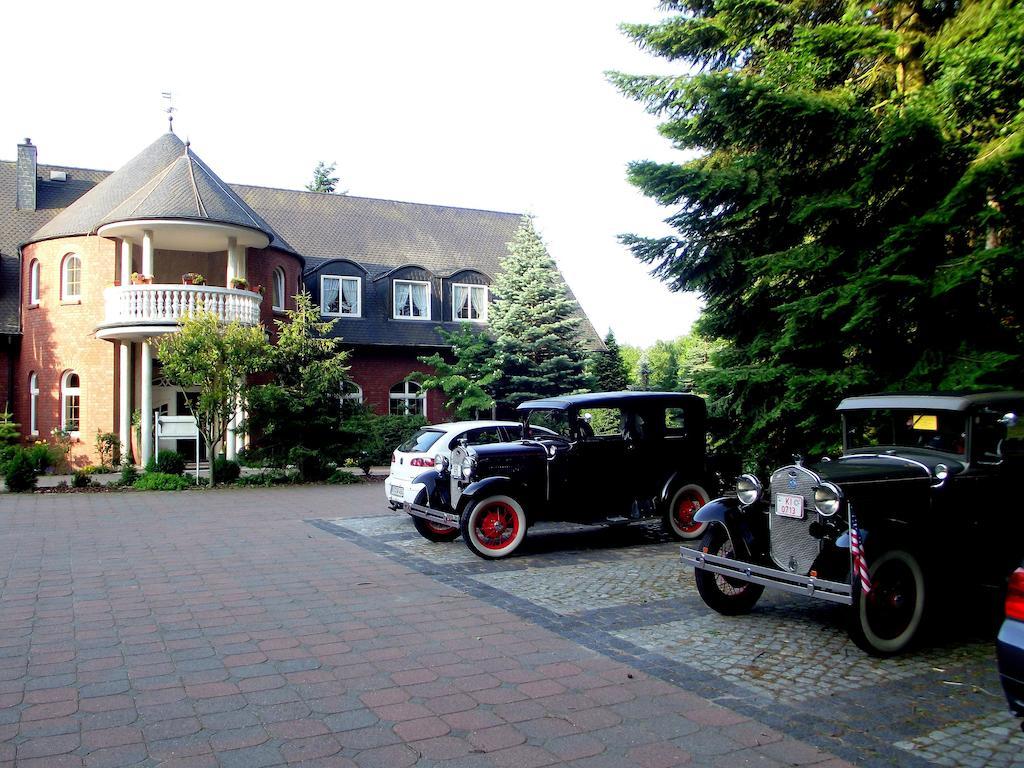 Hotel Und Restaurant Waldschloesschen Crivitz Εξωτερικό φωτογραφία