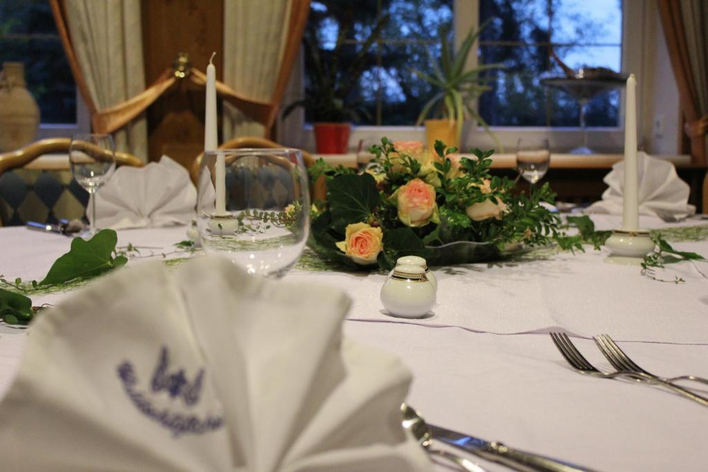 Hotel Und Restaurant Waldschloesschen Crivitz Εξωτερικό φωτογραφία